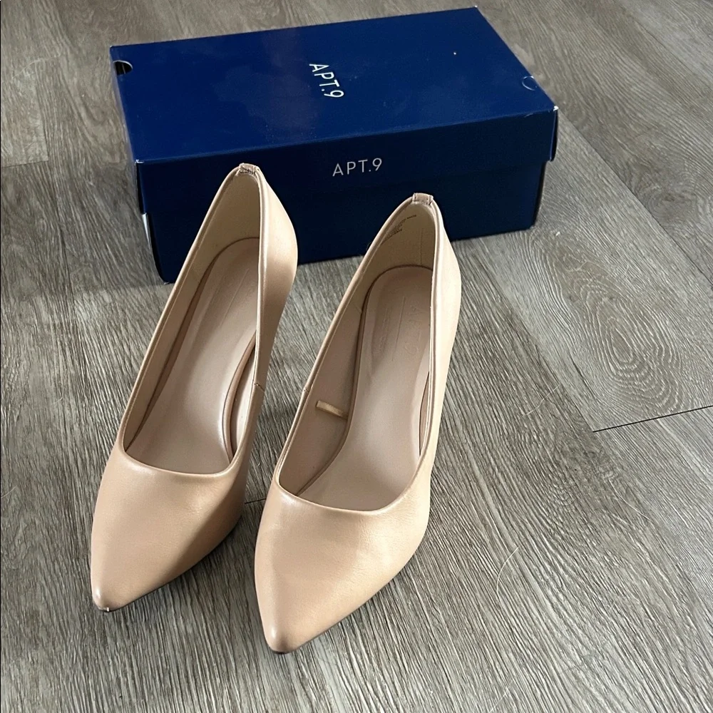 Beige heels